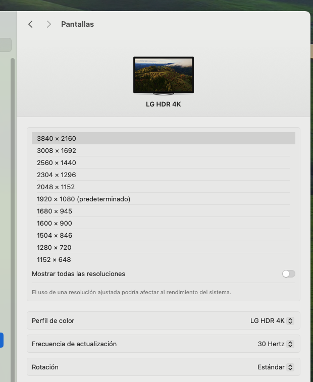 Imágenes 1: Yo lo uso en Mac y si tiene.